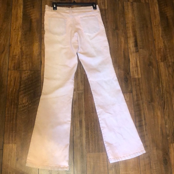 She’s size medium jeans - Picture 2 of 5